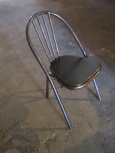 chaise design en fer forgé