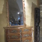 Commode arbalète en noyer, trois tiroirs, Auvergne pays d'Ambert, XVIIIe,