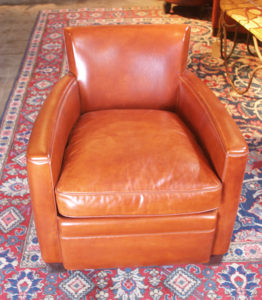 Fauteuil club Art Déco Petit modèle. en cuir naturel, teinte cognac