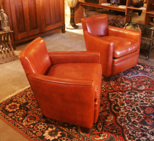 Fauteuil club Art Déco Petit modèle. en cuir naturel, teinte cognac