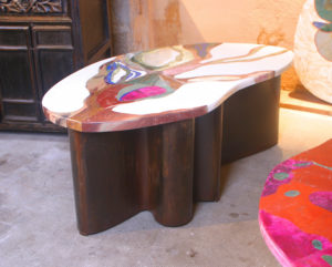 table basse "Minérale" création Samarkande 2019 Inspirée du monde minéral. Piétement original en tôle de fer, modèle "main"